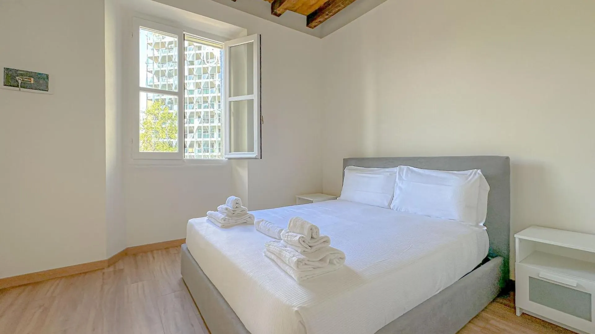 Apartment Castillia 22 - Terrazza Sul Bosco Verticale Milan Italy