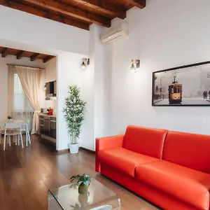 Apartment Charming Brera - Madonnina, Mailand