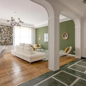 Apartment Heart Duomo District, Mailand