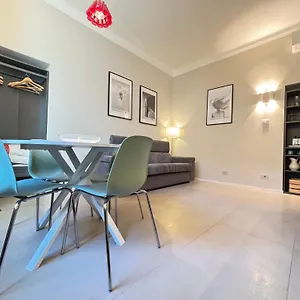 Apartment Solferino 37, Mailand