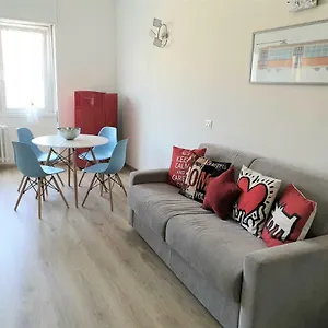 Apartment 34 Via Giulio Carcano, Mailand